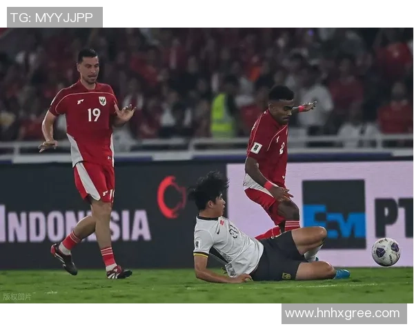 足球明星罚失点球瞬间回顾引发球迷热议与反思