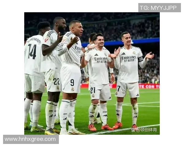 足球明星绯闻最新事件揭秘球场内外的情感纠葛与八卦故事