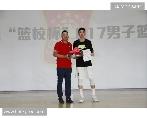 足球明星齐心为唐山捐款传递温暖与希望助力灾后重建